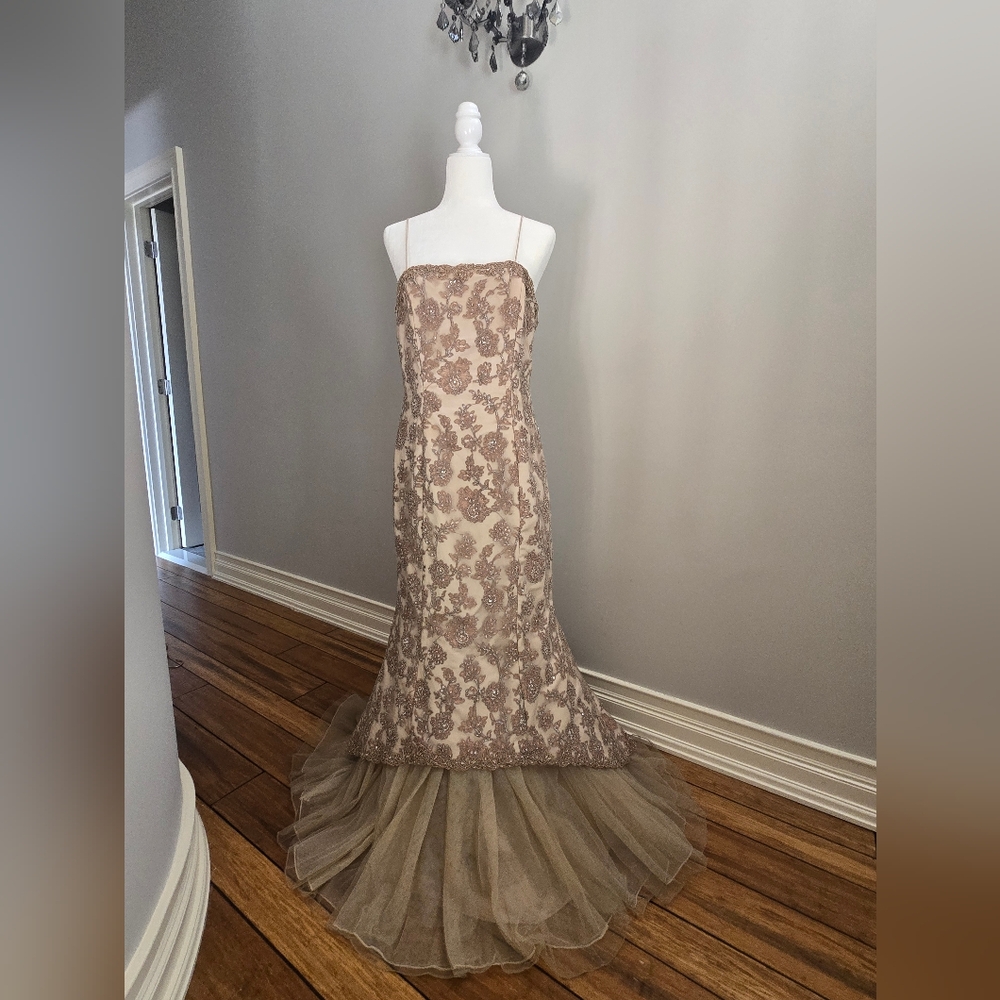 Elegant Lace Gown with Tulle Skirt